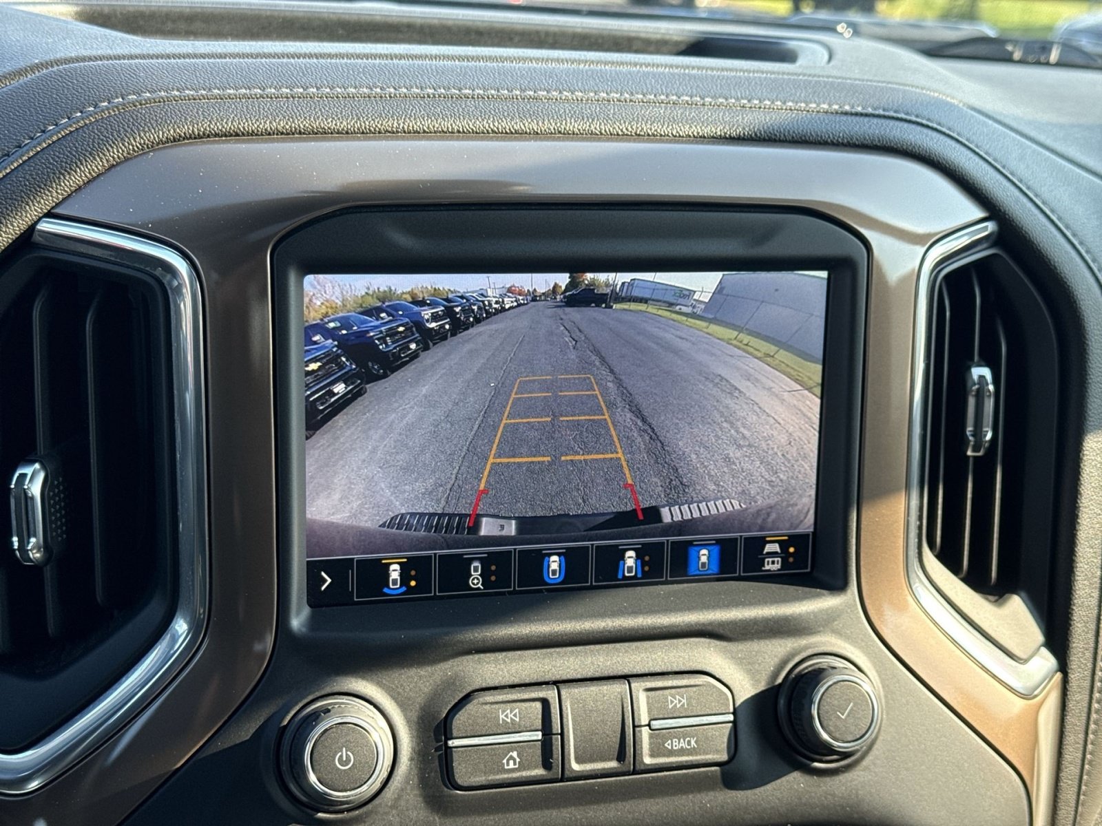 Used 2020 Chevrolet Silverado 3500 High Country w/ Z71 Off-Road Package AWD/4WD image 19