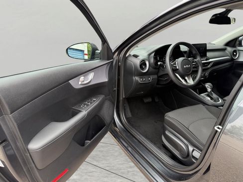 Used 2024 Kia Forte LXS w/ LXS Technology Package FWD image 18