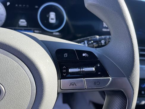 Used 2024 Hyundai Elantra SEL image 20