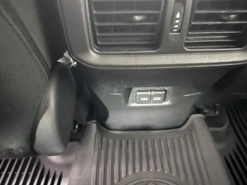 Used 2022 Toyota RAV4 XLE w/ Carpet Mat Package (TMS) AWD/4WD image 17