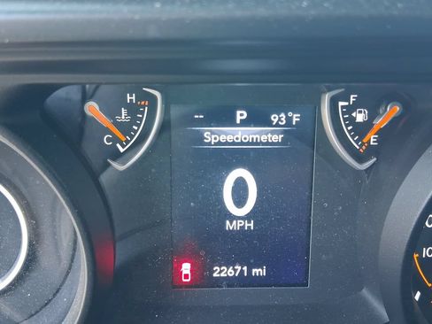 Used 2025 Jeep Gladiator Sport AWD/4WD image 18