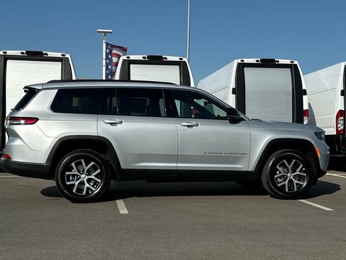 New 2025 Jeep Grand Cherokee L Limited w/ Luxury Tech Group II image 3