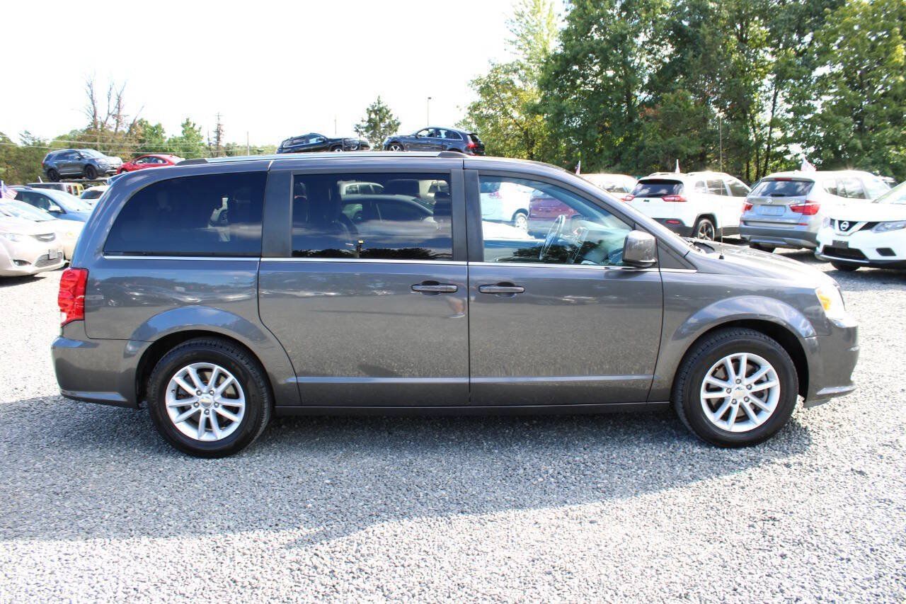 Used 2018 Dodge Grand Caravan SXT FWD image 6