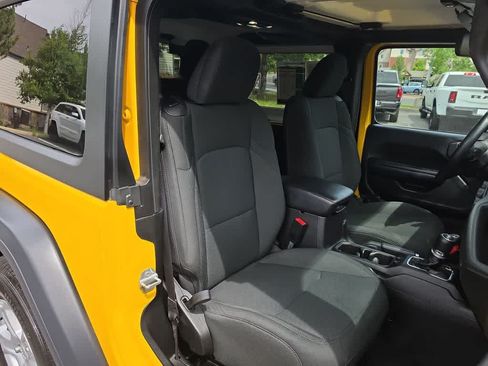 Used 2020 Jeep Wrangler Sport AWD/4WD image 23
