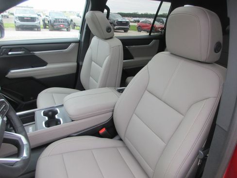 New 2026 GMC Acadia Elevation w/ Elevation Premium Package AWD/4WD image 12