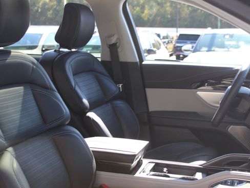 Used 2024 Lincoln Nautilus Reserve w/ Equipment Group 203A image 36