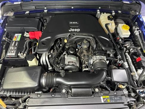 Used 2019 Jeep Wrangler Unlimited Sport S AWD/4WD image 4
