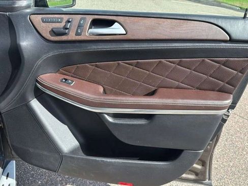 Used 2015 Mercedes-Benz GL 550 4MATIC image 18