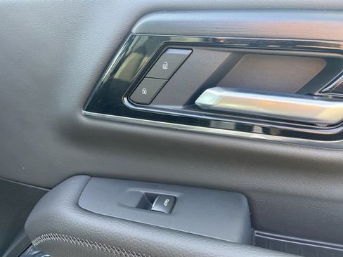 New 2026 GMC Yukon Denali w/ Sun & Power Step Package image 54