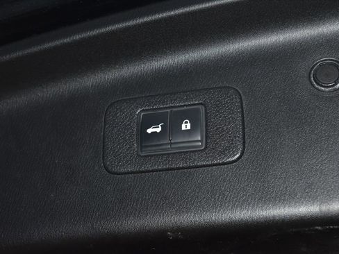 Used 2021 Nissan Armada SL w/ Captain's Chairs Package AWD/4WD image 37