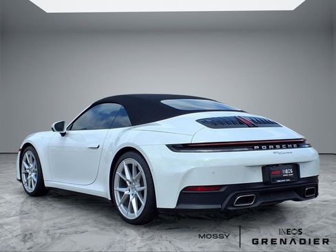 Used 2025 Porsche 911 Carrera RWD image 2