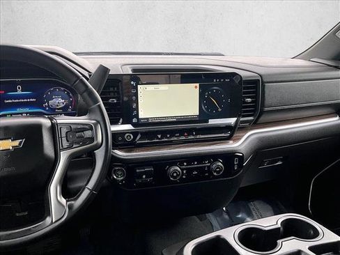 Used 2024 Chevrolet Silverado 3500 LT image 7