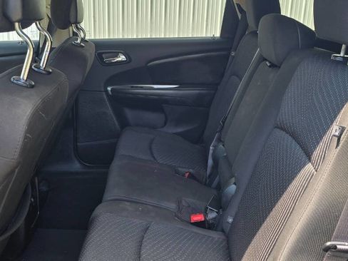 Used 2017 Dodge Journey SXT image 9