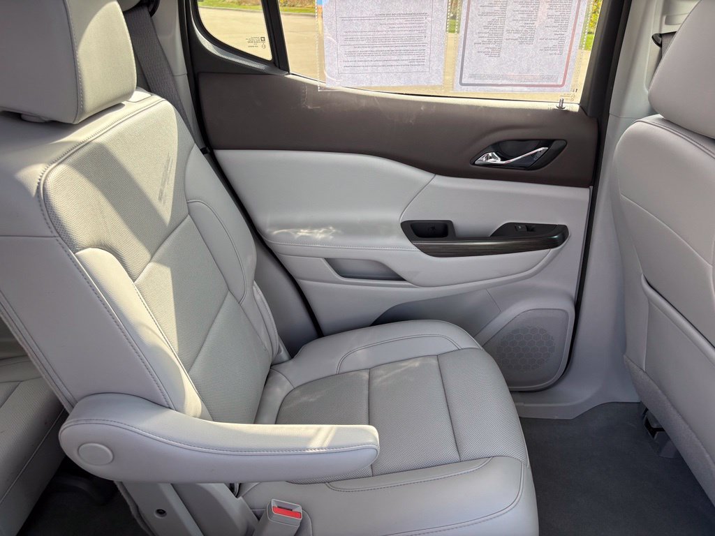 Used 2023 GMC Acadia SLT w/ Preferred Package AWD/4WD image 40