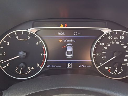 Used 2024 Nissan Altima 2.5 SV image 21