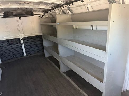 Used 2017 Chevrolet Express 2500 RWD image 27