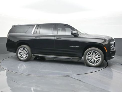 New 2026 Chevrolet Suburban High Country w/ Sun And Tow Package AWD/4WD image 19