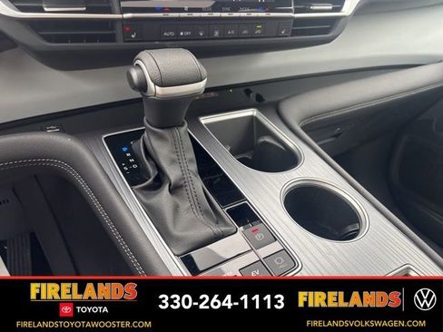 Used 2025 Toyota Sienna XLE image 21