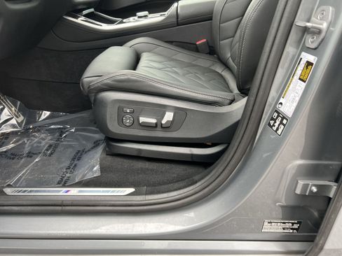 Used 2024 BMW X5 xDrive40i w/ M Sport Package AWD/4WD image 14
