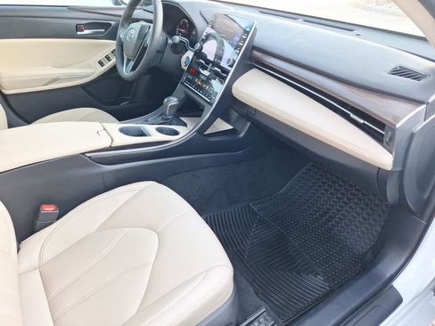 Used 2021 Toyota Avalon XLE image 33