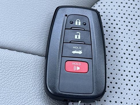 Used 2024 Toyota Camry XSE w/ Navigation Package image 40