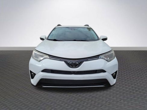 Used 2018 Toyota RAV4 XLE image 2