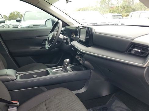 Used 2025 Nissan Kicks S image 30