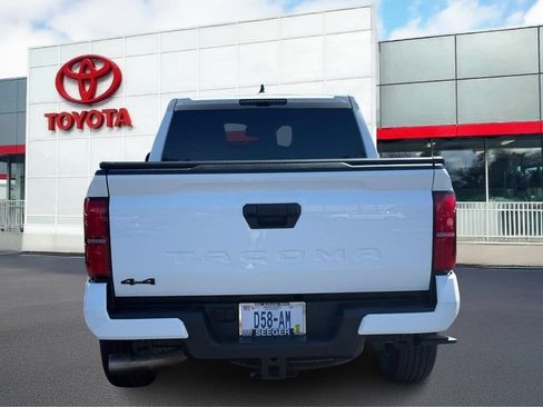 Used 2025 Toyota Tacoma TRD Sport AWD/4WD image 6