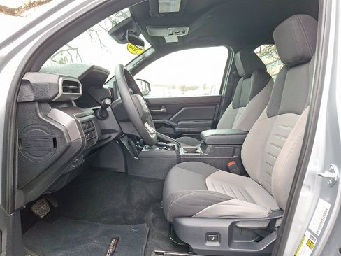 Used 2025 Toyota Tacoma TRD Off-Road image 13