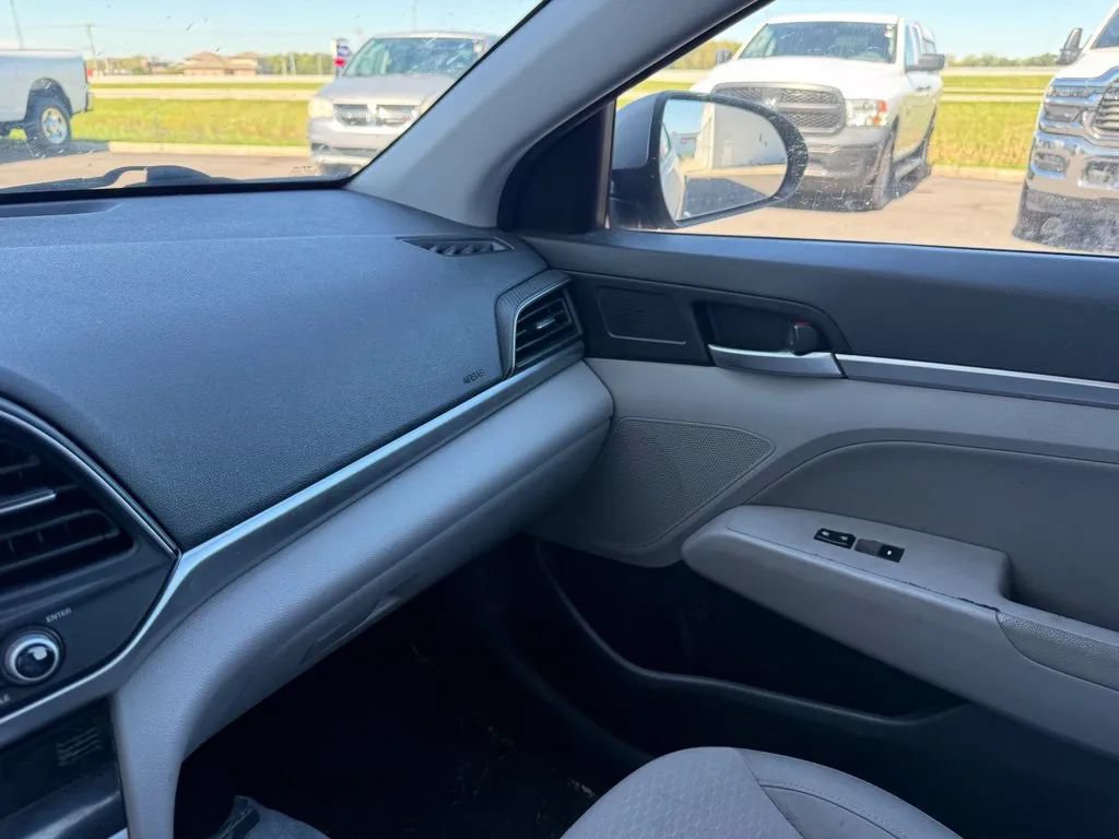 Used 2020 Hyundai Elantra SEL FWD image 16