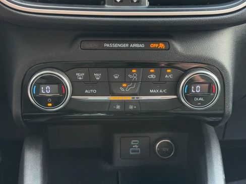 Used 2021 Ford Escape SE w/ SE Sport Appearance Package FWD image 20