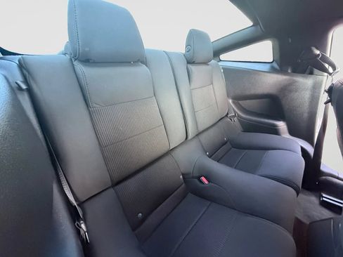Used 2013 Ford Mustang Coupe RWD image 17