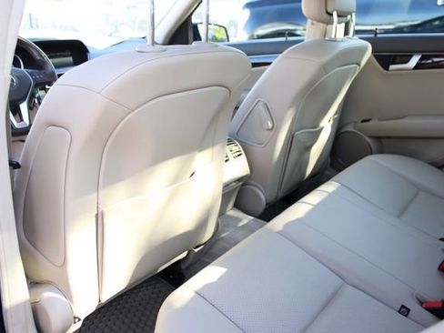 Used 2014 Mercedes-Benz C 300 4MATIC Sedan image 23