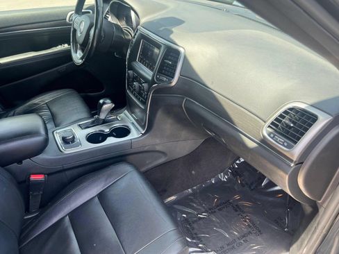 Used 2018 Jeep Grand Cherokee Limited AWD/4WD image 28