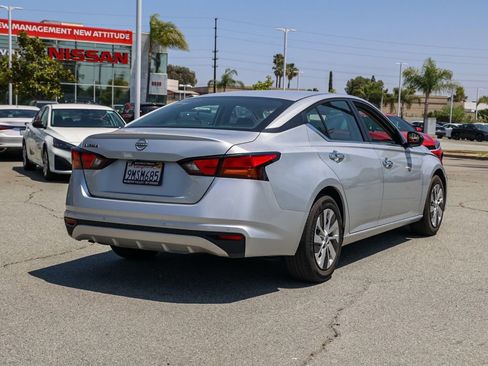 Used 2024 Nissan Altima 2.5 S FWD image 4