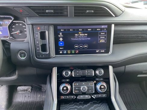 Used 2021 GMC Yukon Denali w/ Denali Premium Package image 30