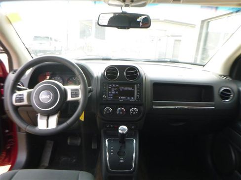 Used 2013 Jeep Compass Latitude w/ Sun/Sound Group image 9