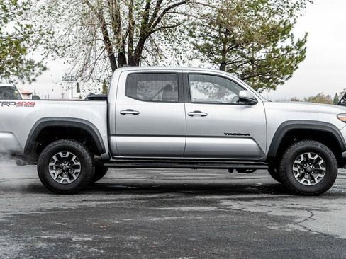 Used 2019 Toyota Tacoma TRD Off-Road image 5