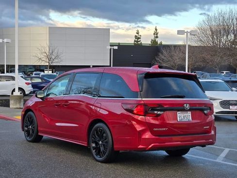 Used 2025 Honda Odyssey Sport-L image 6