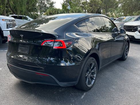Used 2025 Tesla Model Y Long Range AWD/4WD image 14