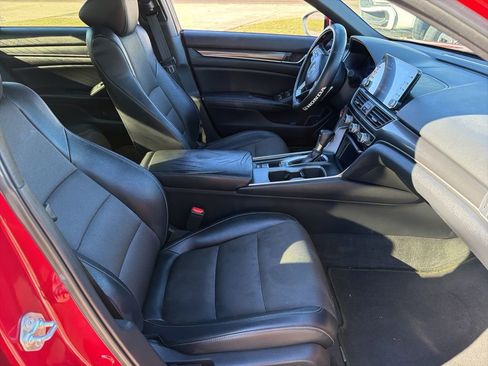 Used 2018 Honda Accord Sport image 14