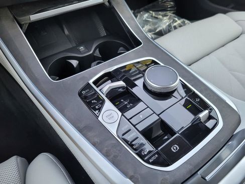 New 2026 BMW X5 xDrive50e w/ M Sport Package image 9