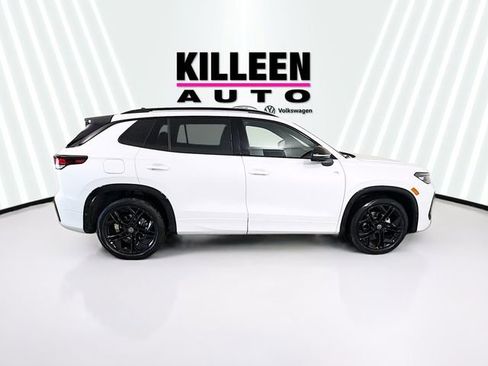 New 2026 Volkswagen Tiguan SE R-Line FWD image 8