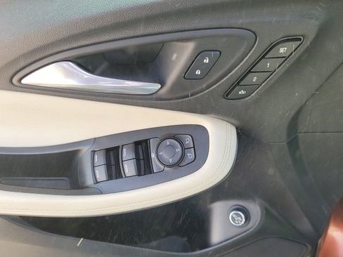 Used 2021 Buick Encore GX Essence w/ Advanced Technology Package image 11