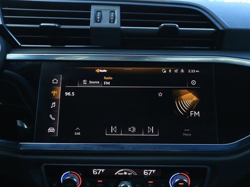 Used 2024 Audi Q3 2.0T Premium image 16