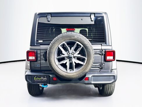 Used 2024 Jeep Wrangler Unlimited w/ Convenience Group AWD/4WD image 7