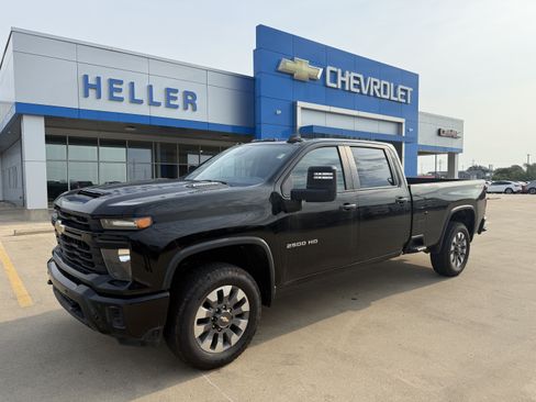 Used 2025 Chevrolet Silverado 2500 Custom w/ Custom Value Package AWD/4WD image 3