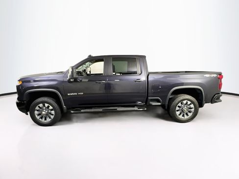 Used 2024 Chevrolet Silverado 2500 Custom w/ Custom Value Package AWD/4WD image 8