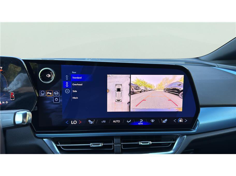 Used 2024 Chevrolet Equinox EV LT FWD image 41