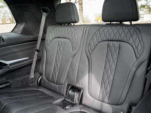 Used 2023 BMW X7 xDrive40i w/ M Sport Package image 21